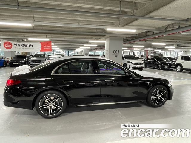 Mercedes-Benz E-Class E300 4MATIC AMG Line