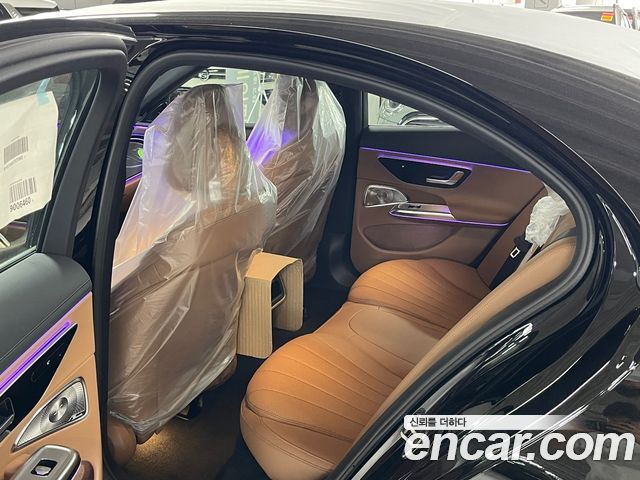 Mercedes-Benz E-Class E300 4MATIC AMG Line