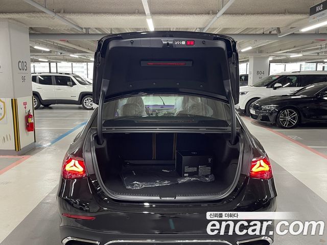 Mercedes-Benz E-Class E300 4MATIC AMG Line