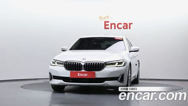 BMW 5-Series 520i Luxury