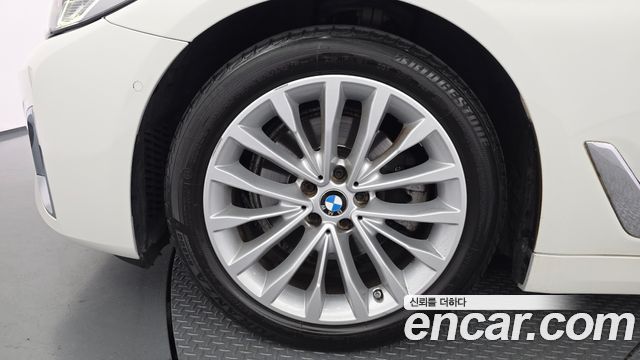 BMW 5-Series 520i Luxury