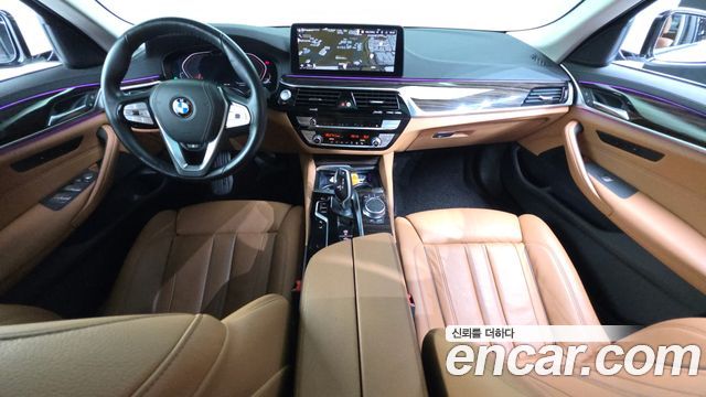 BMW 5-Series 520i Luxury