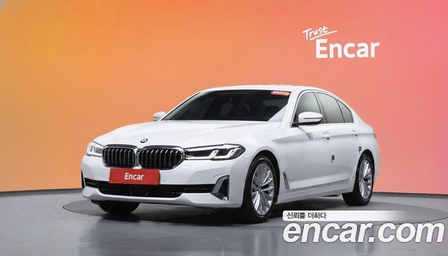 BMW 5-Series 520i Luxury