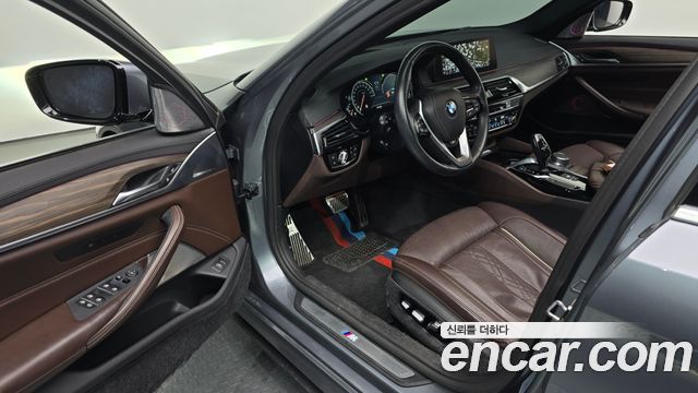 BMW 5-Series 530i M Sport Package Plus