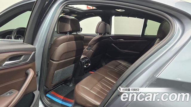 BMW 5-Series 530i M Sport Package Plus