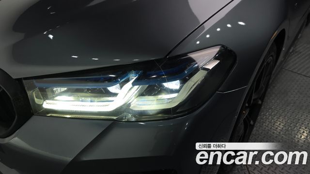 BMW 5-Series 530i M Sport Package Plus
