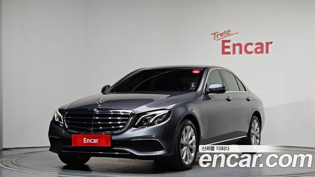 Mercedes-Benz E-Class E300 4MATIC Exclusive
