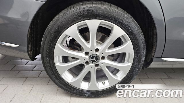 Mercedes-Benz E-Class E300 4MATIC Exclusive