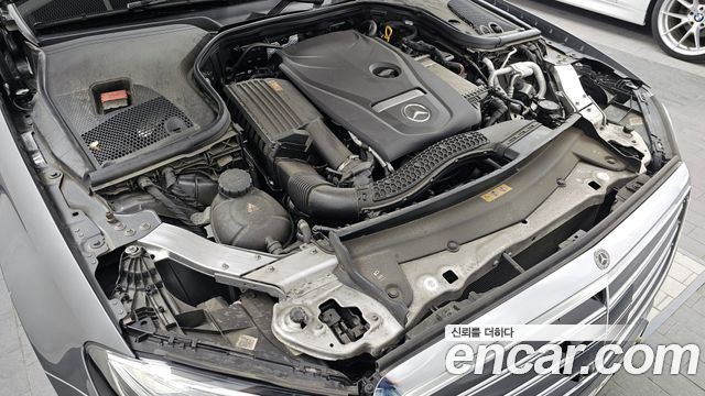 Mercedes-Benz E-Class E300 4MATIC Exclusive