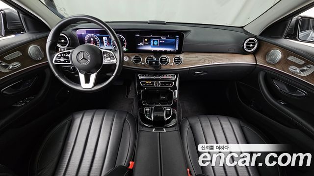 Mercedes-Benz E-Class E300 4MATIC Exclusive
