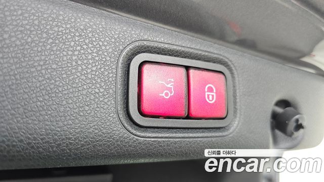 Mercedes-Benz E-Class E300 4MATIC Exclusive