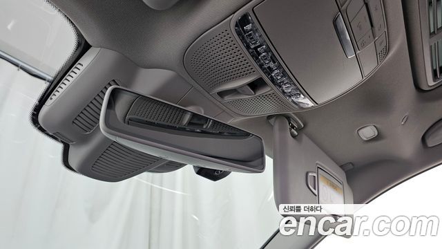 Mercedes-Benz E-Class E300 4MATIC Exclusive