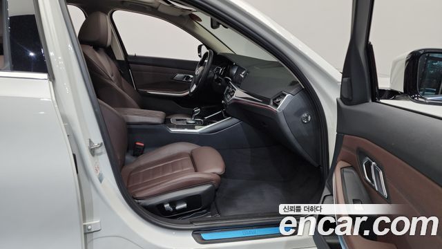 BMW 3-Series 320d Touring Luxury