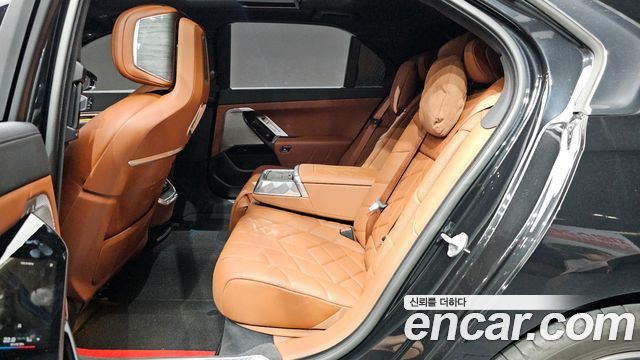 BMW 7-Series 740i sDrive M Sport