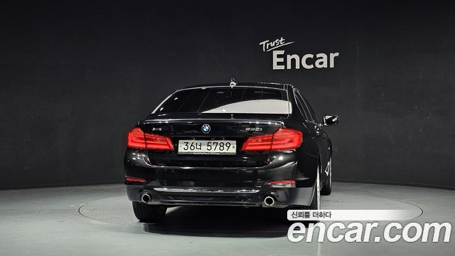 BMW 5-Series 530i xDrive Luxury Plus