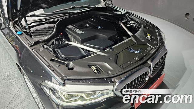 BMW 5-Series 530i xDrive Luxury Plus