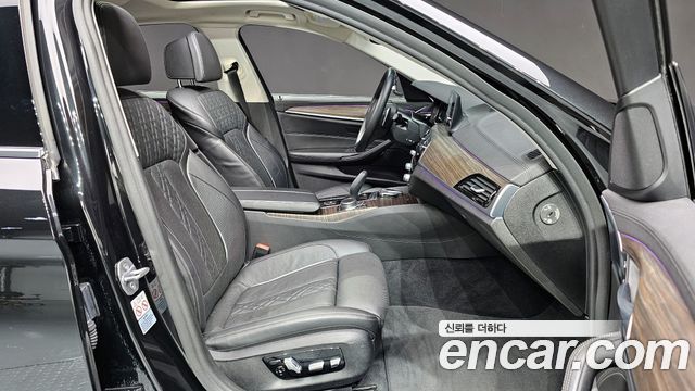 BMW 5-Series 530i xDrive Luxury Plus