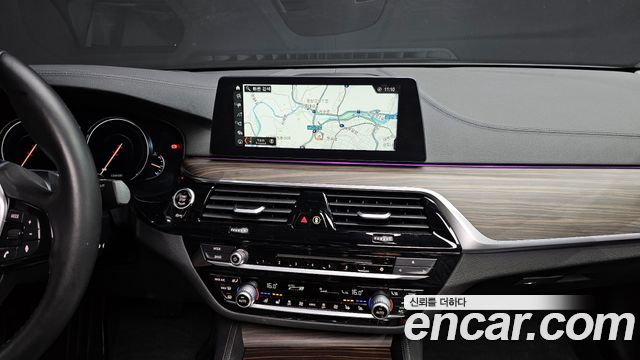 BMW 5-Series 530i xDrive Luxury Plus