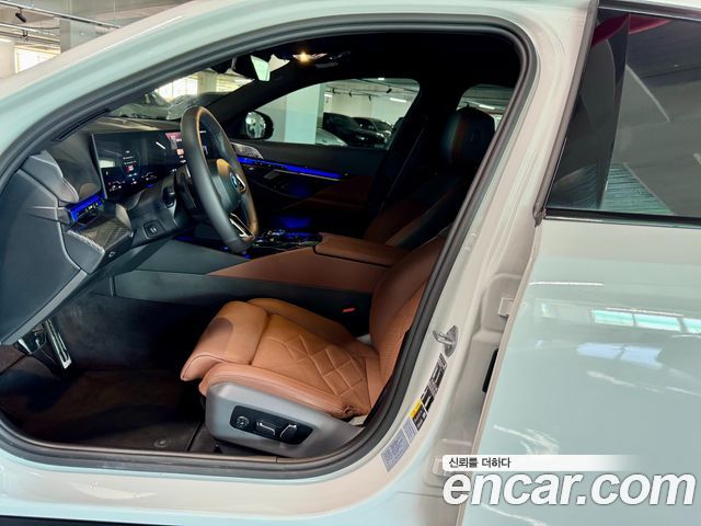 BMW 5-Series 550e xDrive M Sport Pro