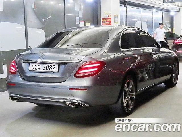 Mercedes-Benz E-Class E300 4MATIC Avnatgarde