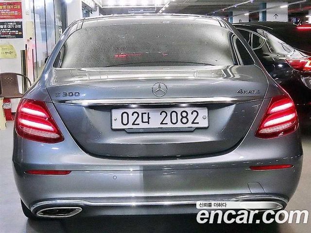 Mercedes-Benz E-Class E300 4MATIC Avnatgarde
