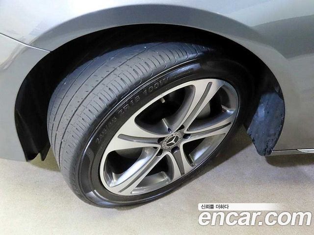 Mercedes-Benz E-Class E300 4MATIC Avnatgarde