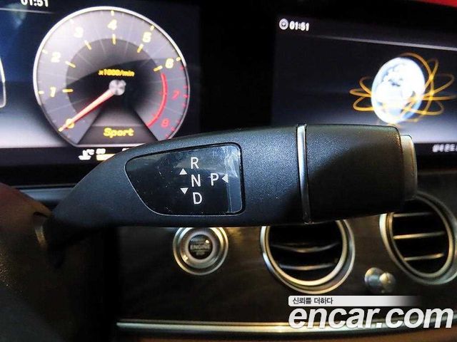 Mercedes-Benz E-Class E300 4MATIC Avnatgarde