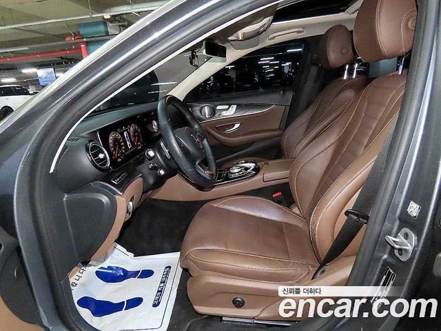 Mercedes-Benz E-Class E300 4MATIC Avnatgarde