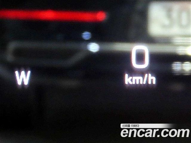 Mercedes-Benz E-Class E300 4MATIC Avnatgarde