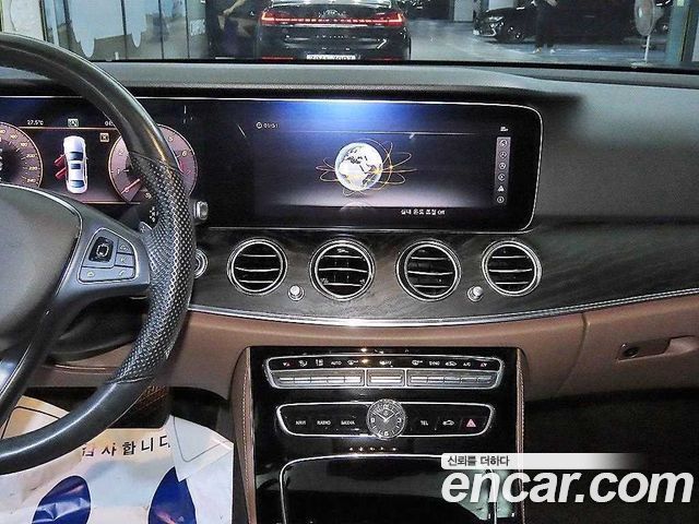 Mercedes-Benz E-Class E300 4MATIC Avnatgarde