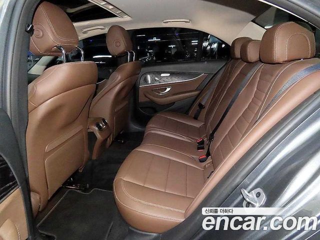 Mercedes-Benz E-Class E300 4MATIC Avnatgarde