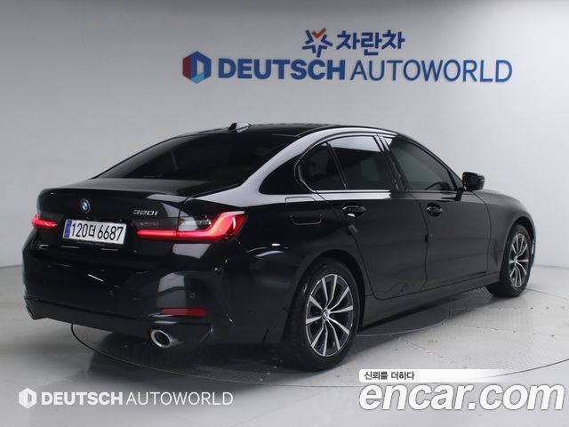 BMW 3-Series 320i