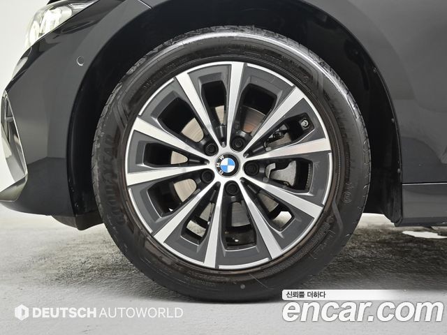 BMW 3-Series 320i