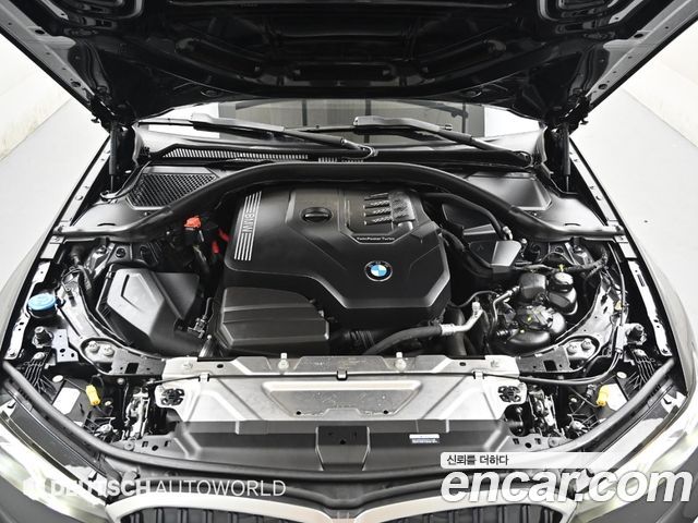 BMW 3-Series 320i