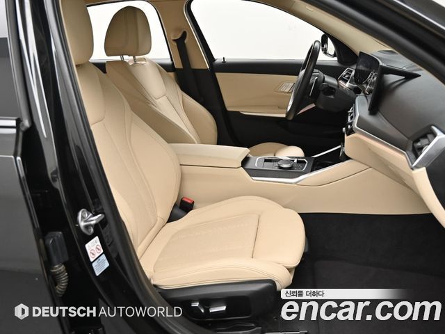 BMW 3-Series 320i