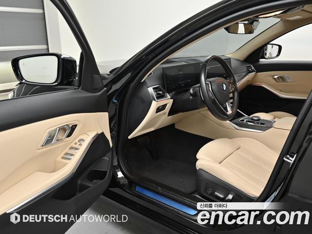 BMW 3-Series 320i
