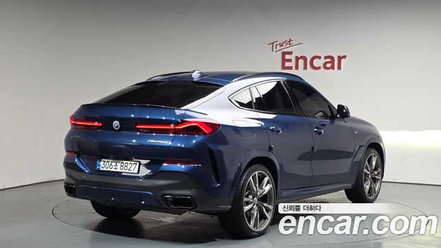 BMW X6 M50i