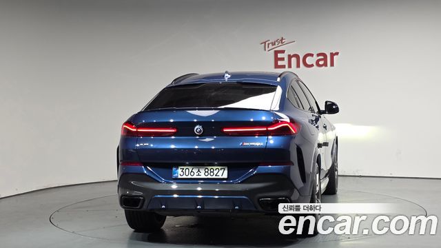 BMW X6 M50i