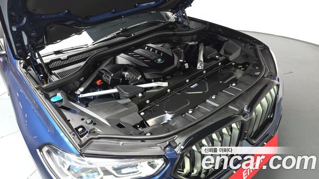 BMW X6 M50i