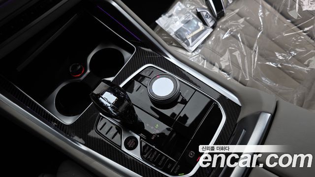 BMW X6 M50i
