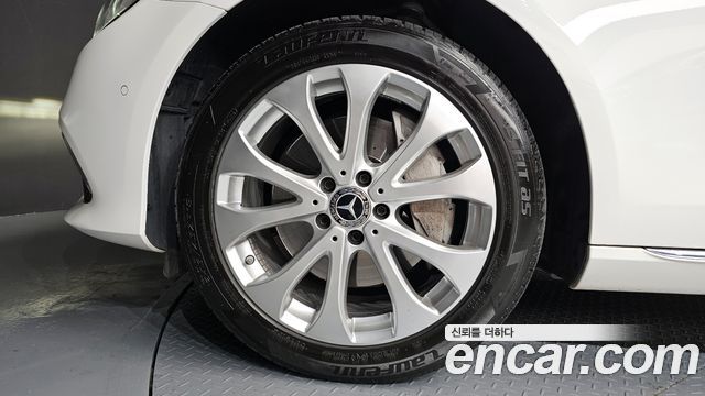 Mercedes-Benz E-Class E300 Exclusive