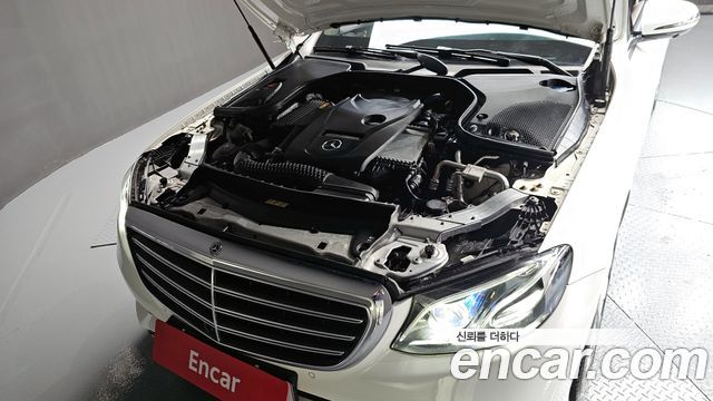 Mercedes-Benz E-Class E300 Exclusive