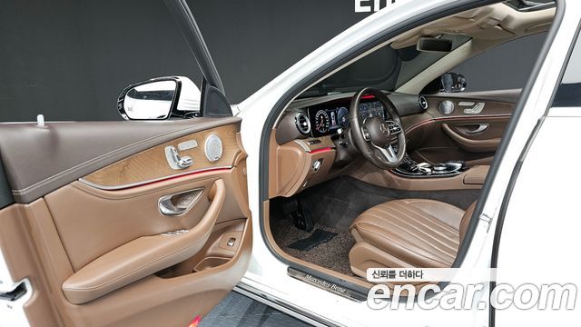 Mercedes-Benz E-Class E300 Exclusive