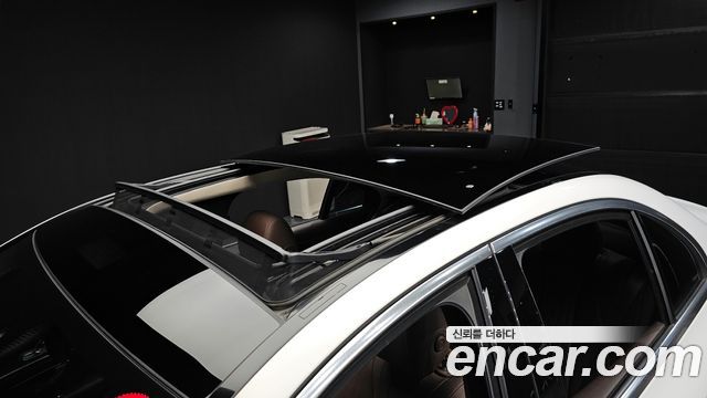 Mercedes-Benz E-Class E300 Exclusive