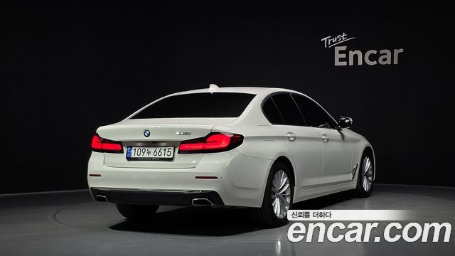 BMW 5-Series 520i Luxury