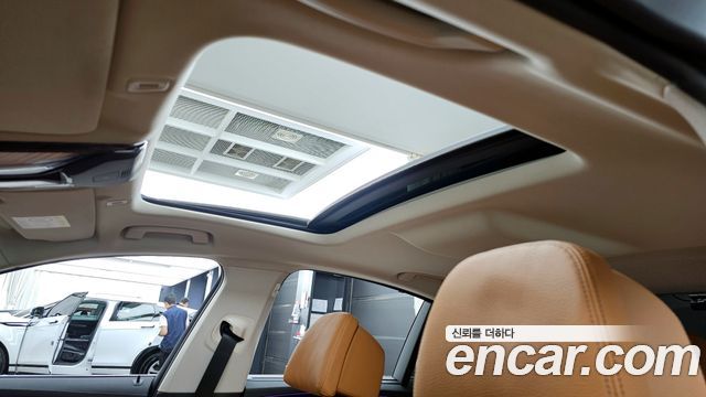 BMW 5-Series 520i Luxury