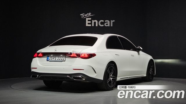 Mercedes-Benz E-Class E300 4MATIC AMG Line
