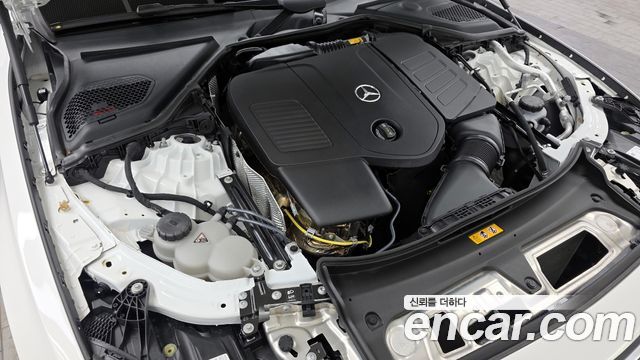 Mercedes-Benz E-Class E300 4MATIC AMG Line