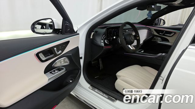 Mercedes-Benz E-Class E300 4MATIC AMG Line