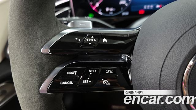Mercedes-Benz E-Class E300 4MATIC AMG Line
